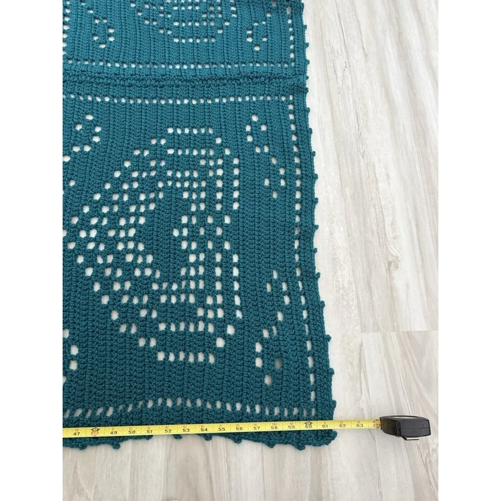 Hand-Knitted Blanket with Heart Patterns 52